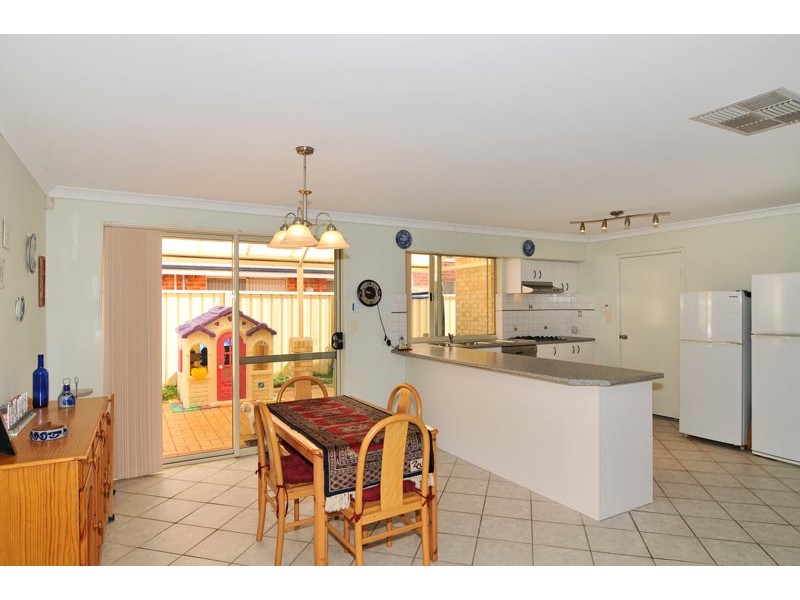 22 Brouwer Trail, Dudley Park WA 6210