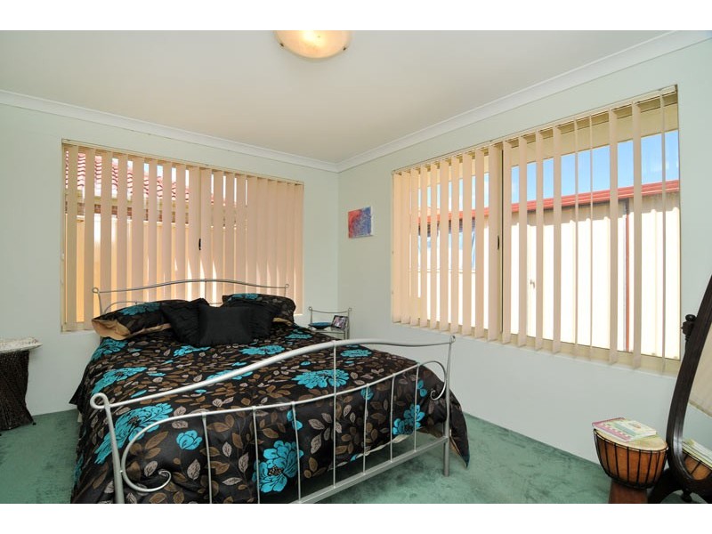 22 Brouwer Trail, Dudley Park WA 6210