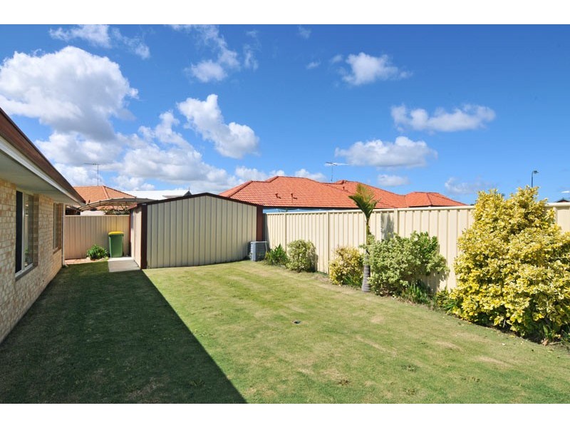 22 Brouwer Trail, Dudley Park WA 6210