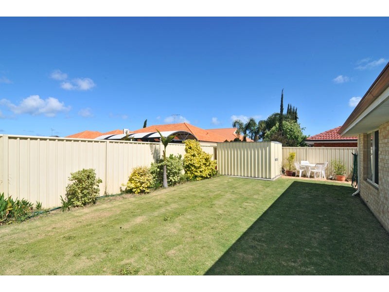 22 Brouwer Trail, Dudley Park WA 6210