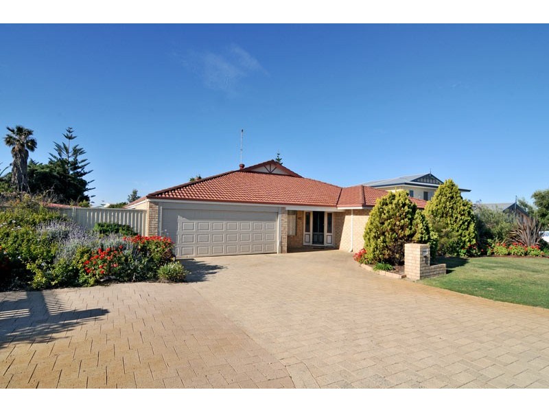 7 Admiralty Crescent, Halls Head WA 6210