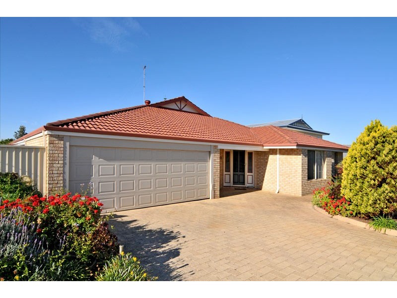 7 Admiralty Crescent, Halls Head WA 6210