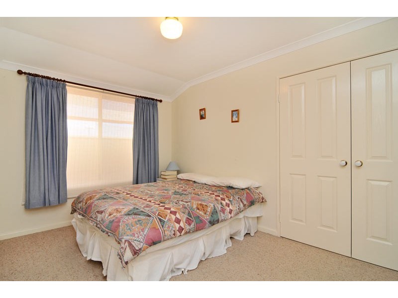 7 Admiralty Crescent, Halls Head WA 6210