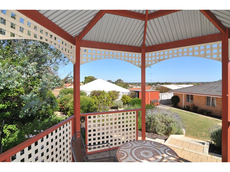 2 Nettle Place, Halls Head WA 6210