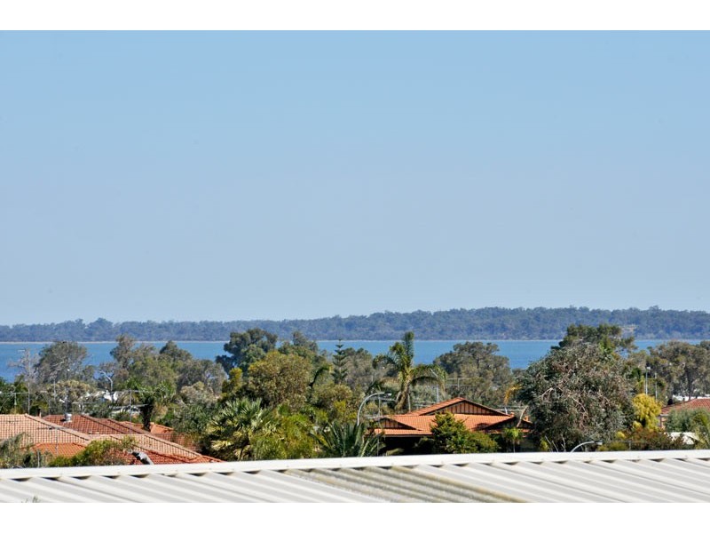 2 Nettle Place, Halls Head WA 6210