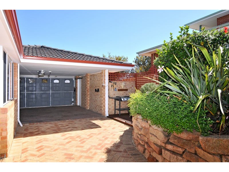 2 Nettle Place, Halls Head WA 6210