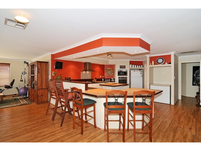 16 Meadow Lane, Pinjarra WA 6208