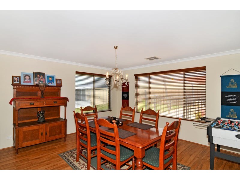 16 Meadow Lane, Pinjarra WA 6208