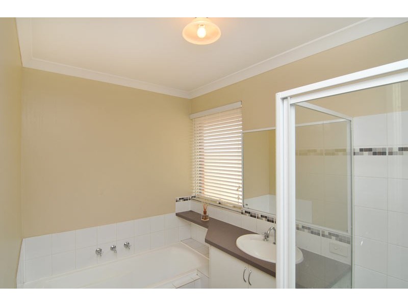 16 Meadow Lane, Pinjarra WA 6208