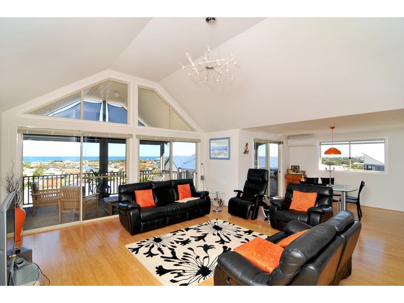 4A Ironbark Place, Halls Head WA 6210
