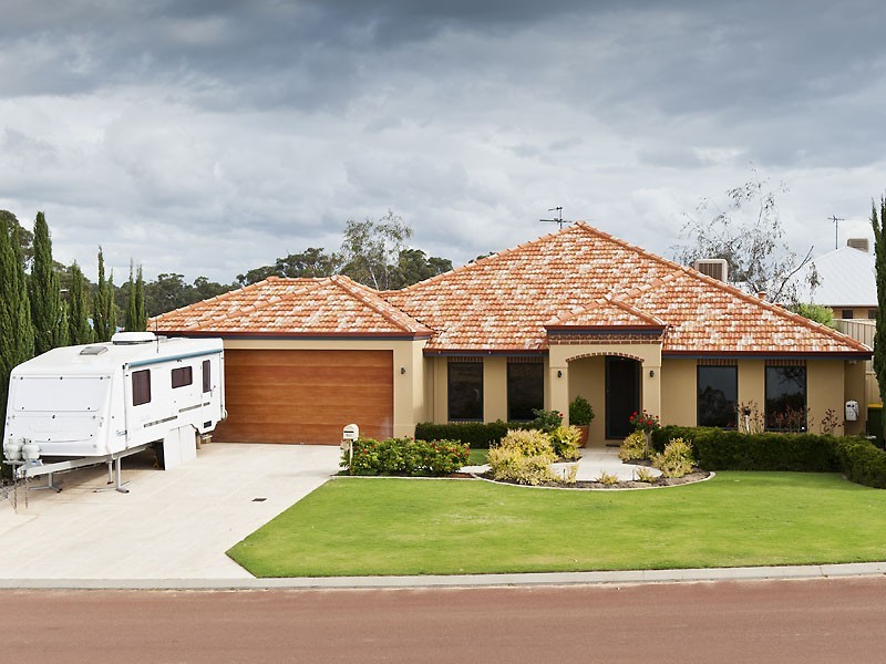 12 Campion Fairway, Lakelands WA 6180