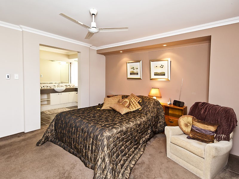 12 Campion Fairway, Lakelands WA 6180