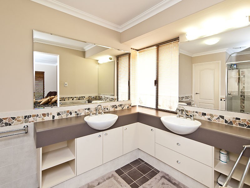 12 Campion Fairway, Lakelands WA 6180