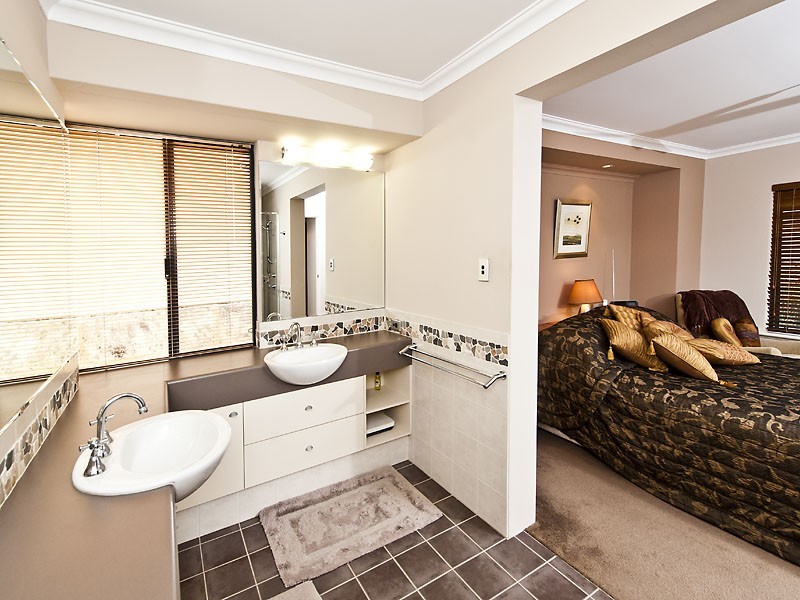 12 Campion Fairway, Lakelands WA 6180