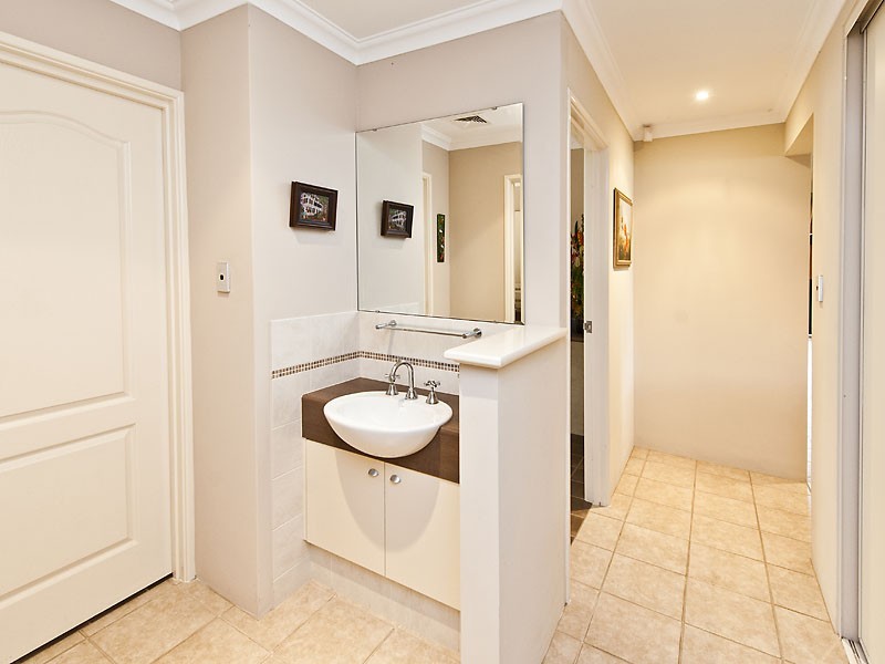 12 Campion Fairway, Lakelands WA 6180