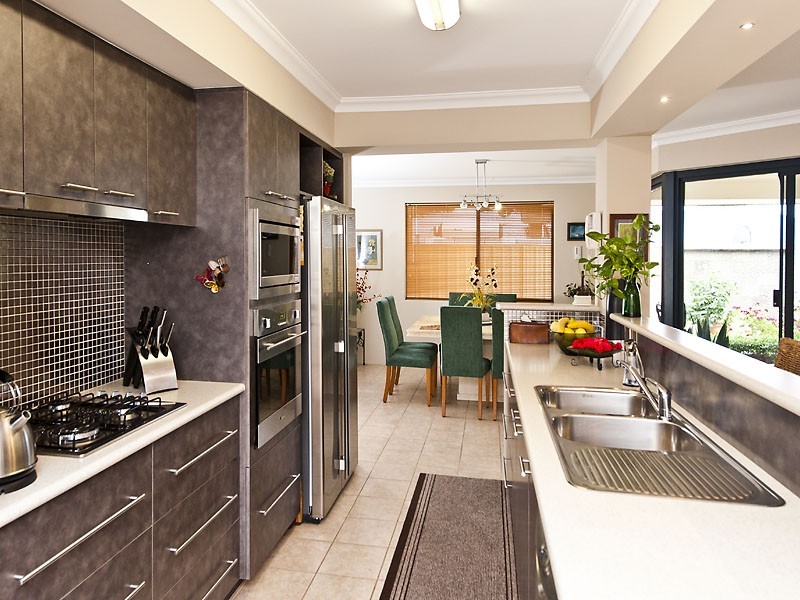 12 Campion Fairway, Lakelands WA 6180