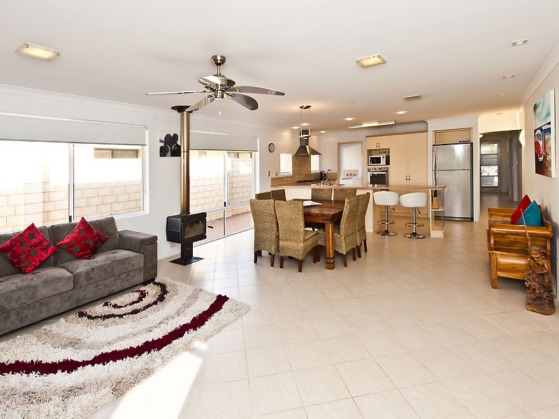 15 Masthead Way, Wannanup WA 6210