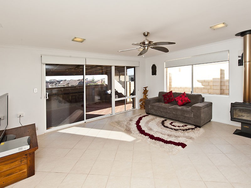 15 Masthead Way, Wannanup WA 6210