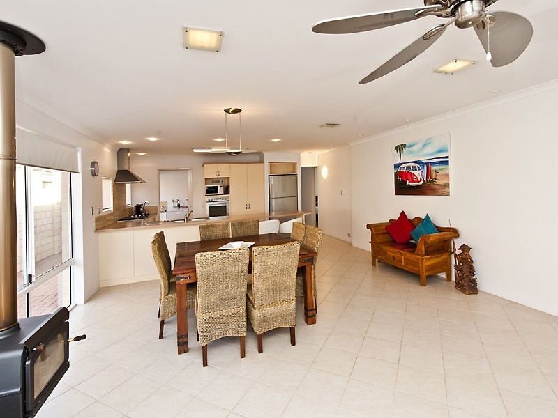 15 Masthead Way, Wannanup WA 6210