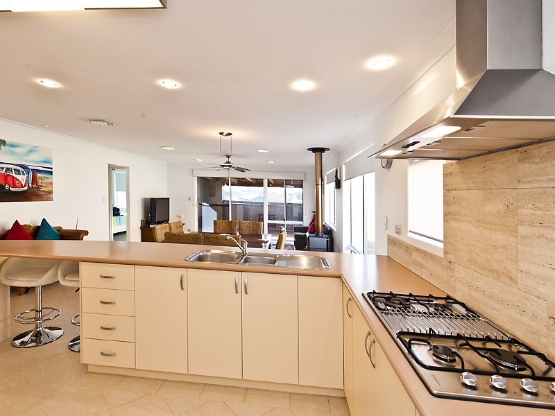 15 Masthead Way, Wannanup WA 6210