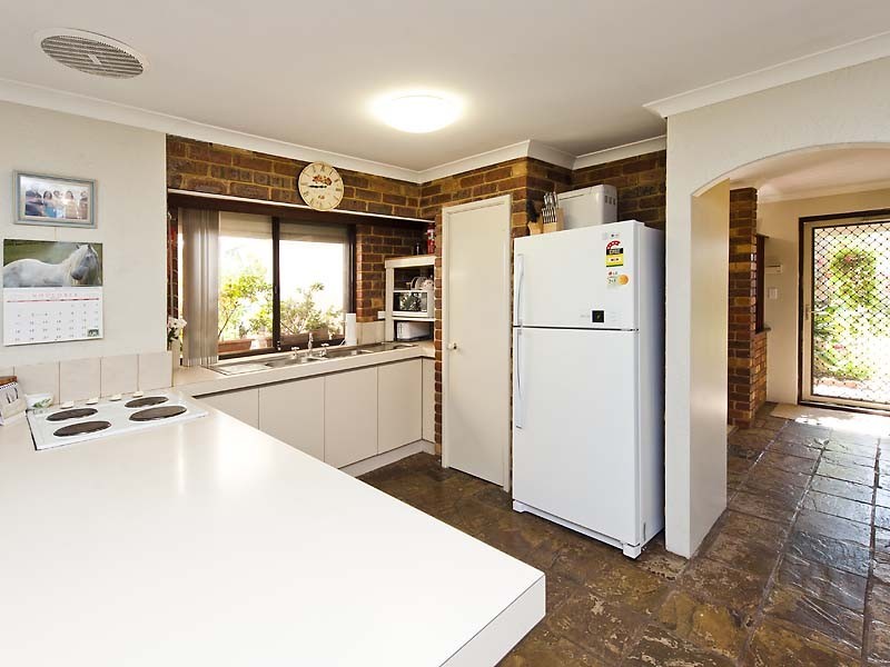 3 Parakeet Place, Greenfields WA 6210