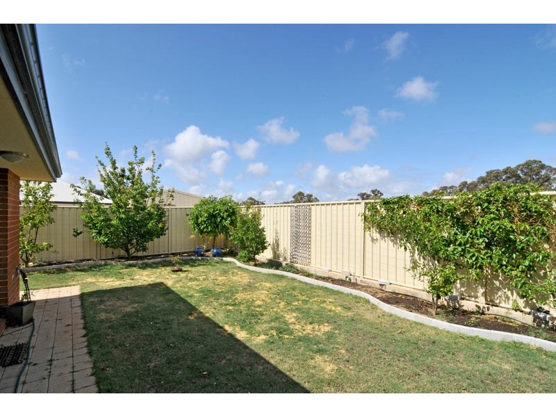 16 Garcia Loop, Lakelands WA 6180
