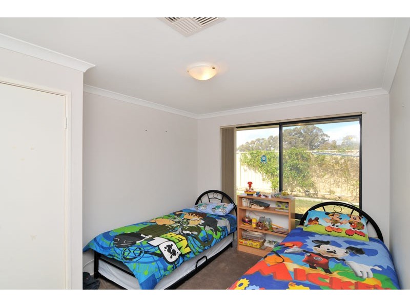 16 Garcia Loop, Lakelands WA 6180