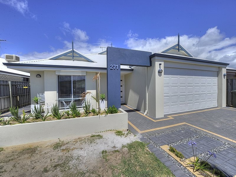 271 Peelwood Parade, Halls Head WA 6210