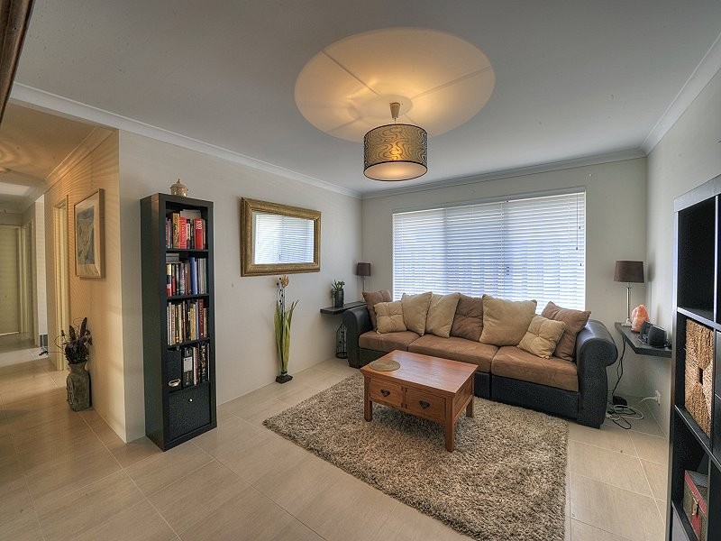 271 Peelwood Parade, Halls Head WA 6210