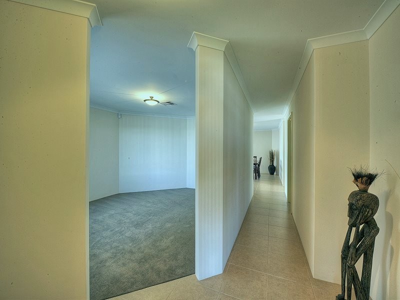 18 Grasshill Grange, Halls Head WA 6210