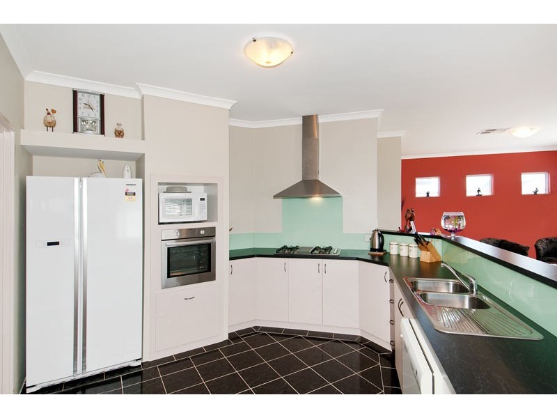 5 Adela Bend, Lakelands WA 6180