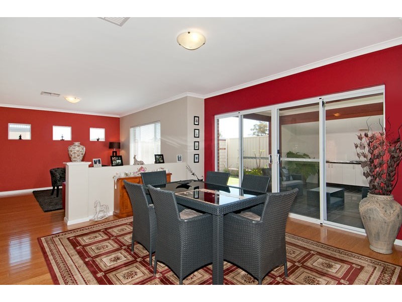 5 Adela Bend, Lakelands WA 6180