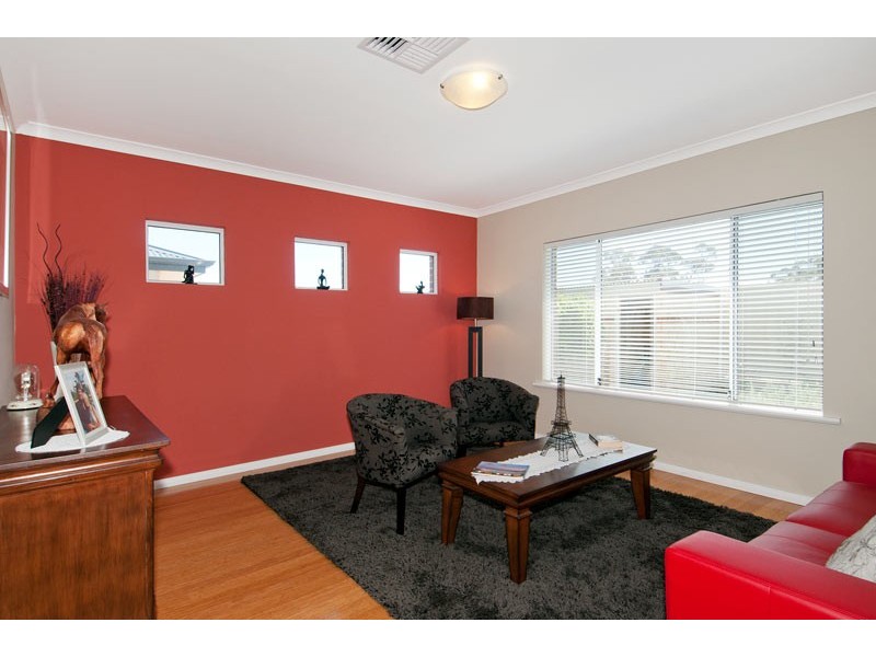 5 Adela Bend, Lakelands WA 6180