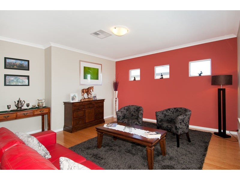 5 Adela Bend, Lakelands WA 6180