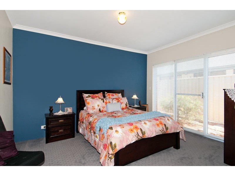 5 Adela Bend, Lakelands WA 6180