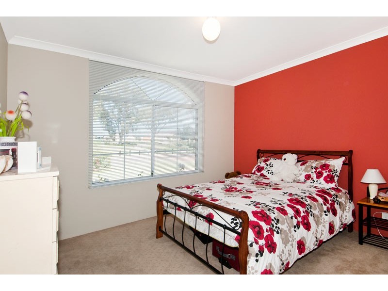 5 Adela Bend, Lakelands WA 6180