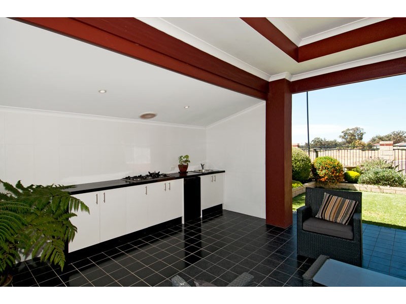 5 Adela Bend, Lakelands WA 6180