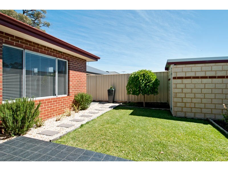 5 Adela Bend, Lakelands WA 6180