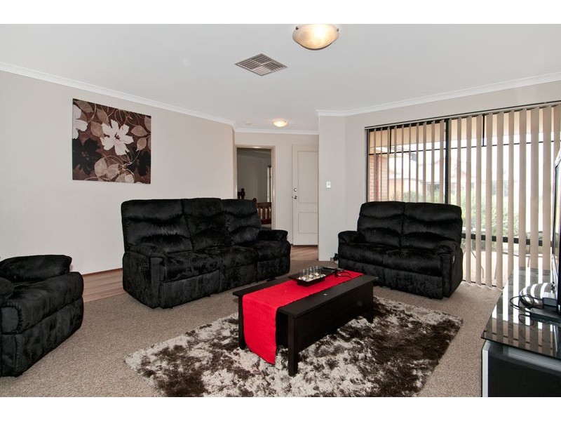 21 Camden Way, Meadow Springs WA 6210