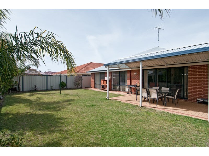 21 Camden Way, Meadow Springs WA 6210