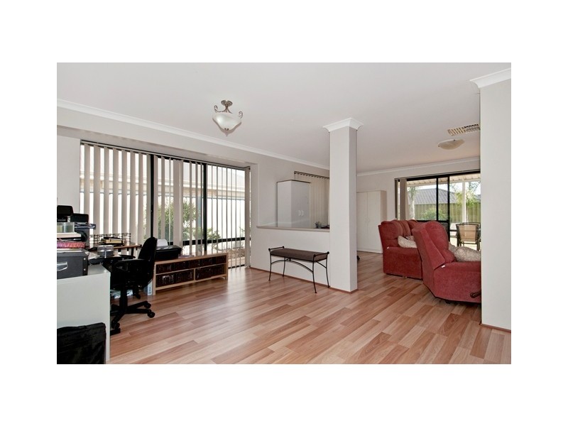 21 Camden Way, Meadow Springs WA 6210