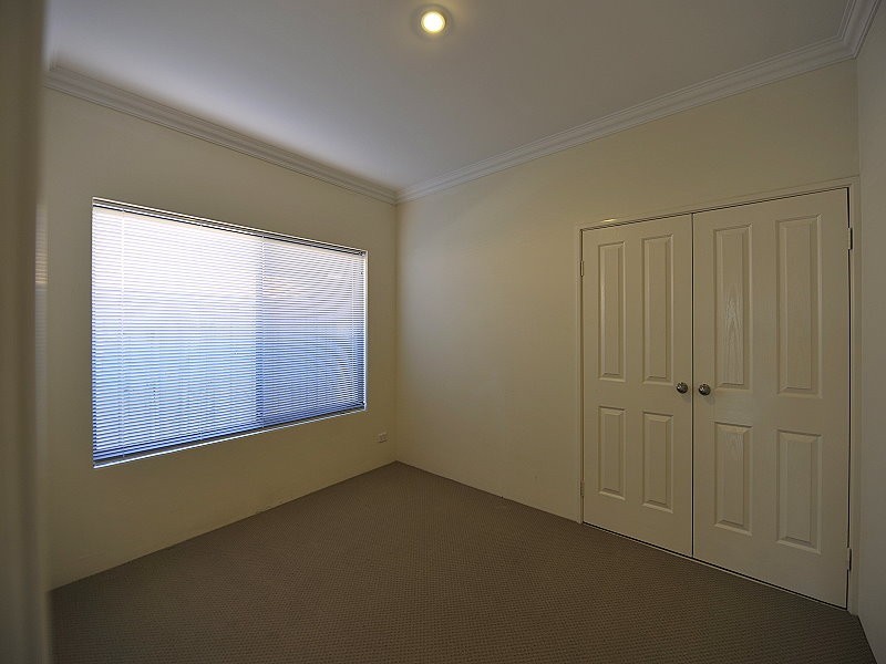 60 Quandong Parkway, Halls Head WA 6210