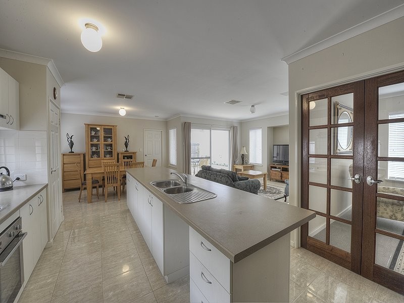 7 Pacifica Way, Dudley Park WA 6210