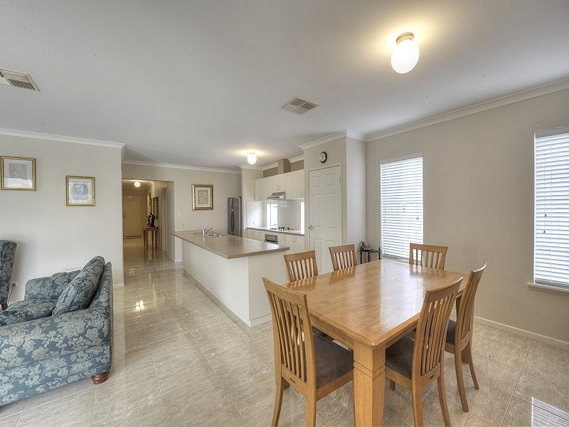 7 Pacifica Way, Dudley Park WA 6210