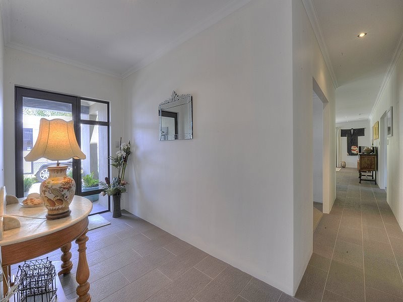 8A Queen Parade, Wannanup WA 6210