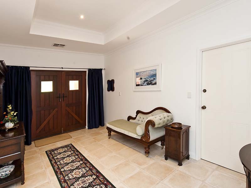 4 Mileura Street, Golden Bay WA 6174