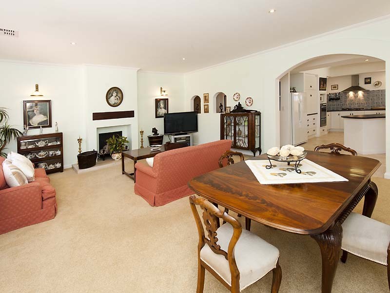 4 Mileura Street, Golden Bay WA 6174