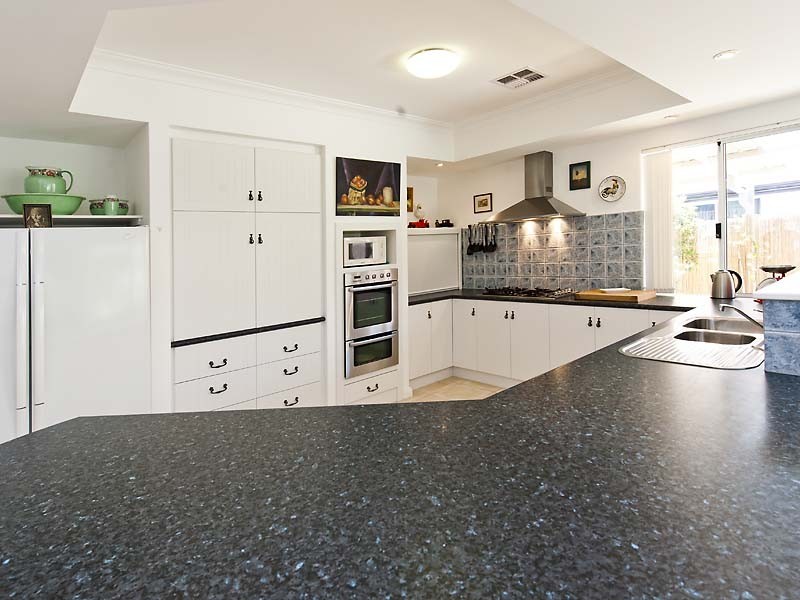 4 Mileura Street, Golden Bay WA 6174