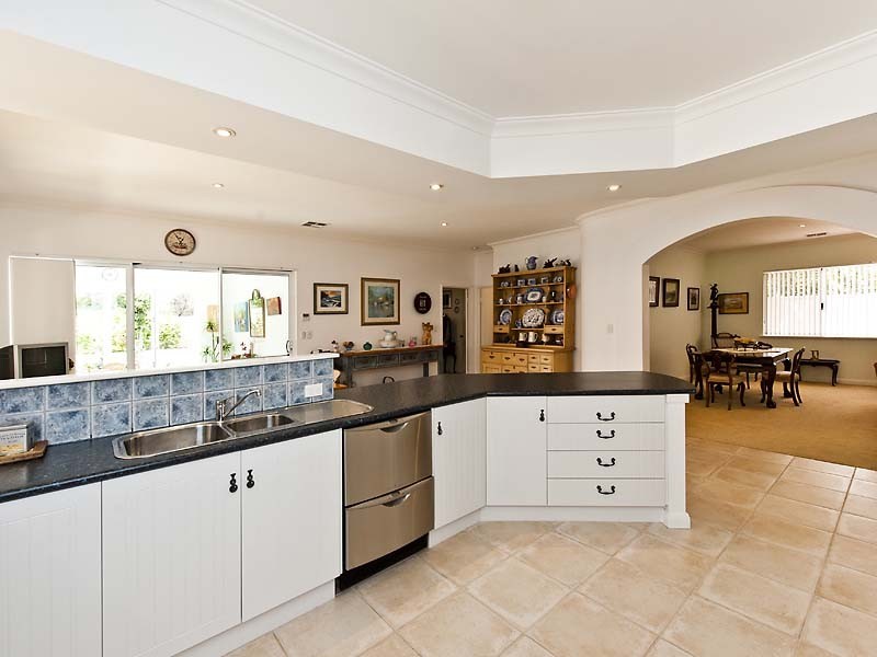 4 Mileura Street, Golden Bay WA 6174