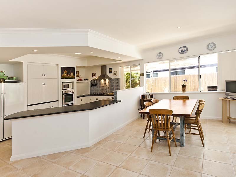 4 Mileura Street, Golden Bay WA 6174